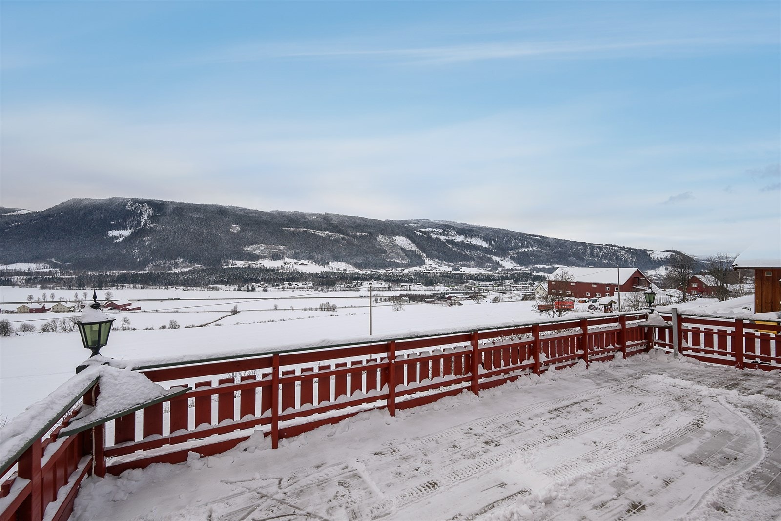 Herfra kan du nyte en vidstrakt utsikt over det omkringliggende kulturlandskapet. Galleribilde