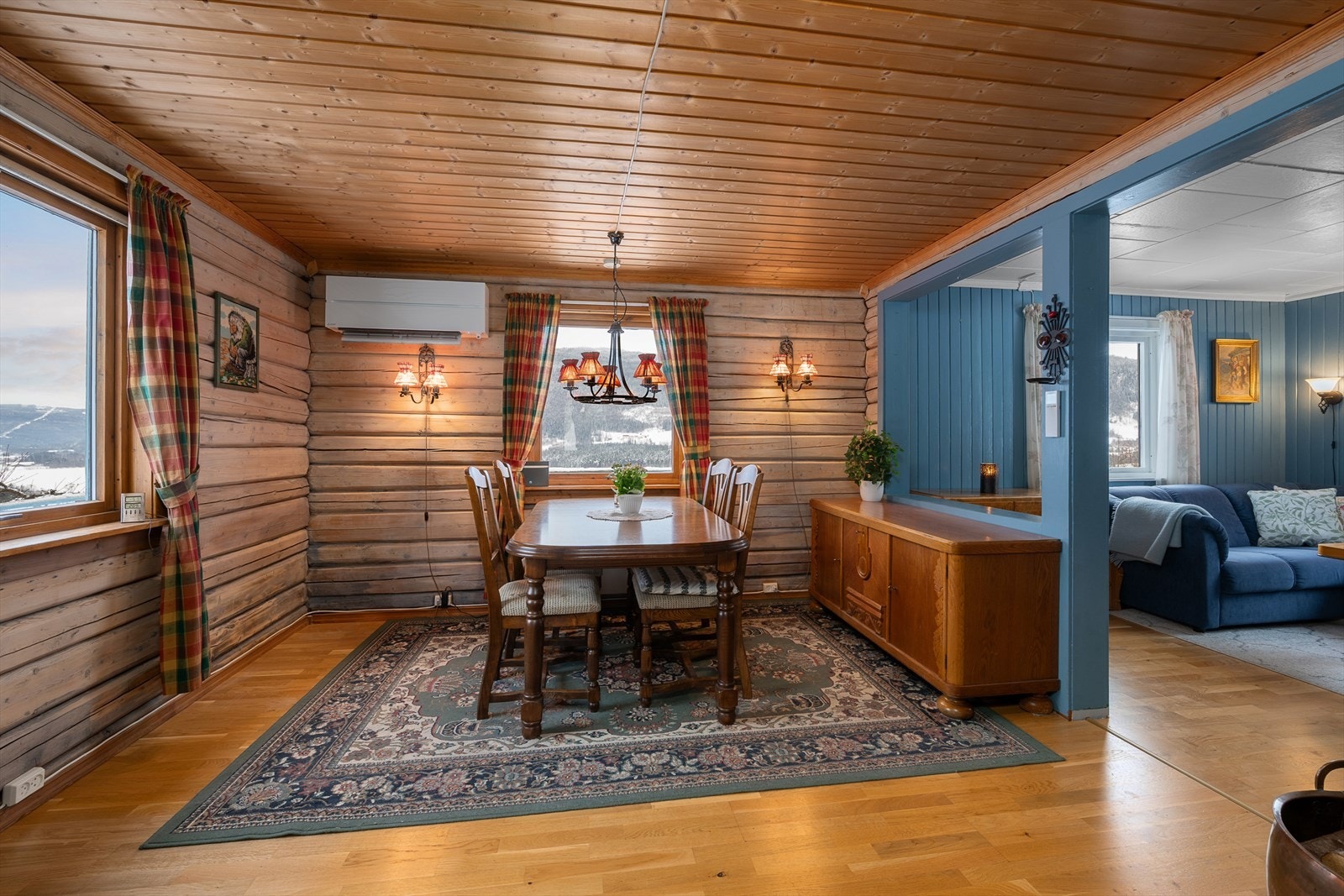 En Mitsubishi luft-til-luft varmepumpe fra 2020 sørger for effektiv oppvarming. Galleribilde