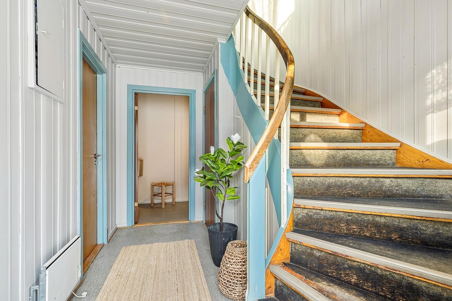 Gang 1. etasje med trapp opp til 2. etasje Galleribilde