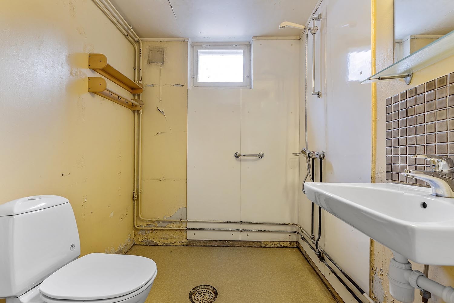 Kjeller: Baderom Galleribilde