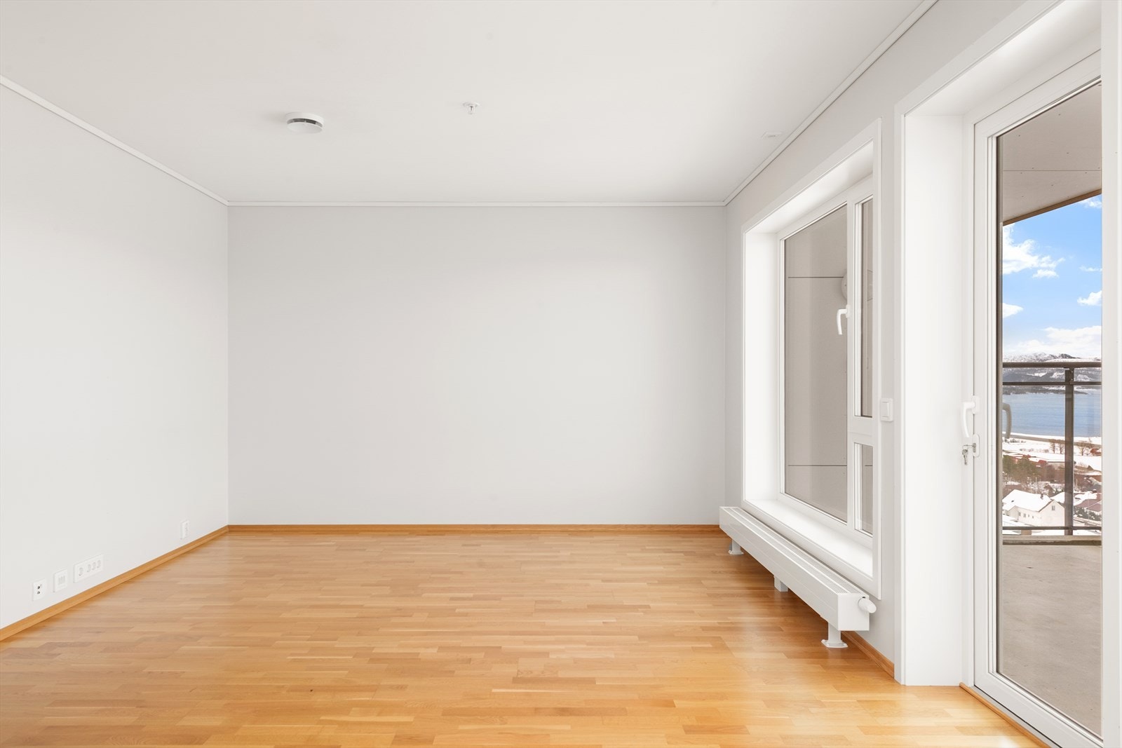 Vannbåren varme med oppvarming inkludert i fellesutgifter Galleribilde