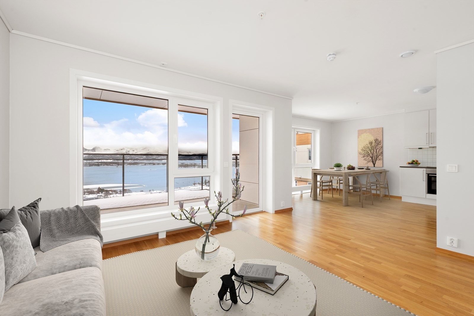 Velkommen til Tiriltunga Borettslag - Lys og pen 3-roms endeleilighet i 7. etasje! Galleribilde