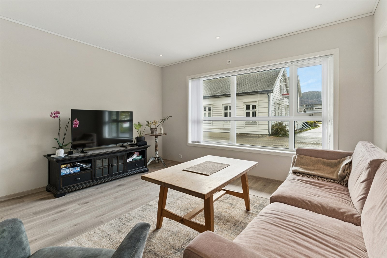 Eidsgata 60C presenteres av Eiendomsmegler Norge v/Sebastian Eide Galleribilde