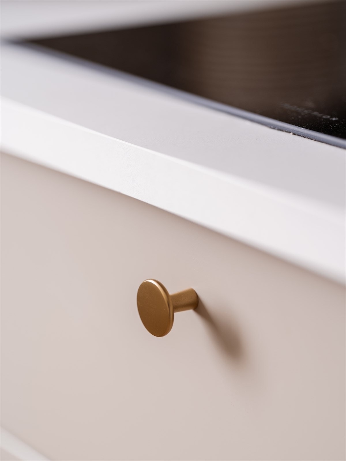 For økt sikkerhet er det installert komfyrvakt og lekkasjevarsler med aquastop Galleribilde