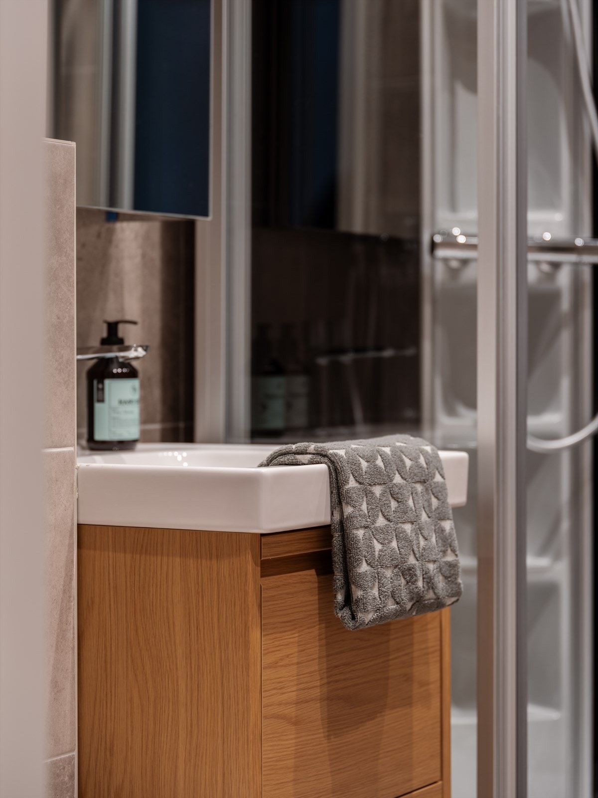 I tillegg ble det montert både downlights og trukket nye kurser til vaskemaskin. Galleribilde