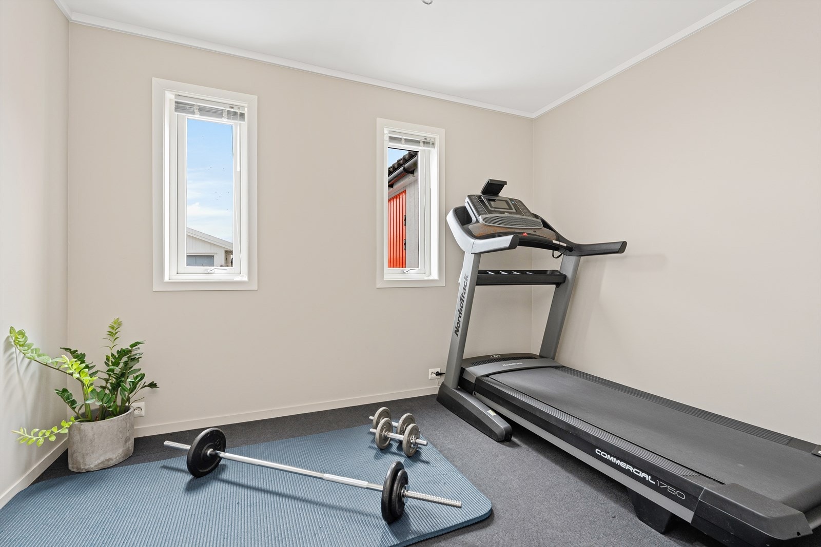 Dette er på originaltegningene et soverom, idag benyttet som et treningsrom. Galleribilde