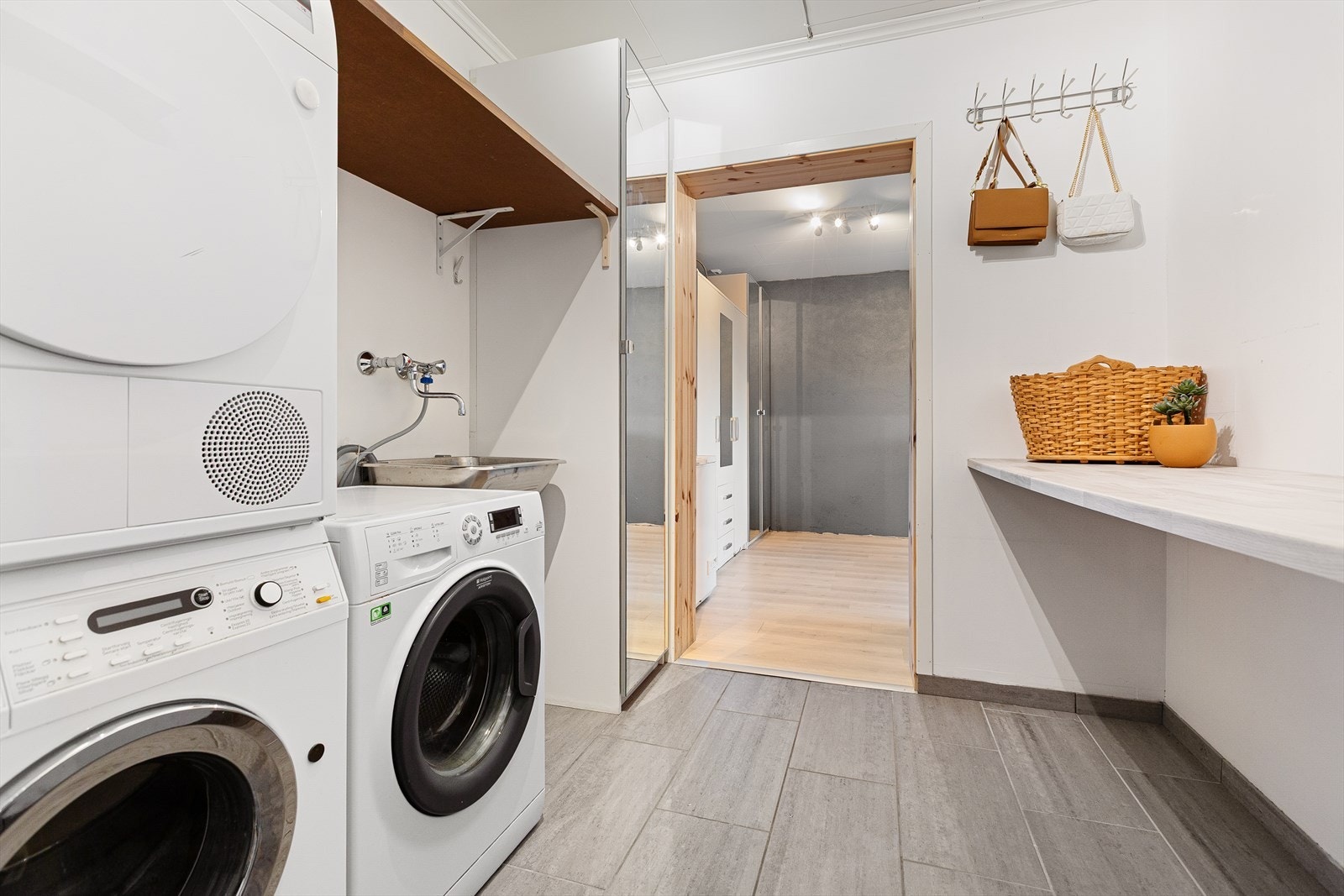 Vaskerom med tilkomst fra hovedsoverommet. Galleribilde