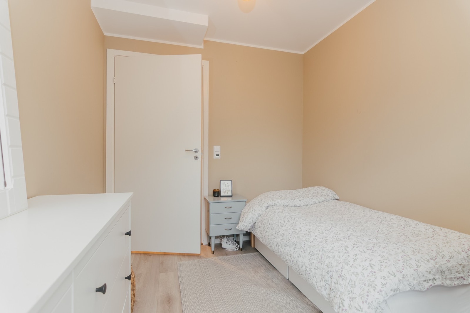 Boligen har totalt 3 soverom, alle i samme etasje. Galleribilde