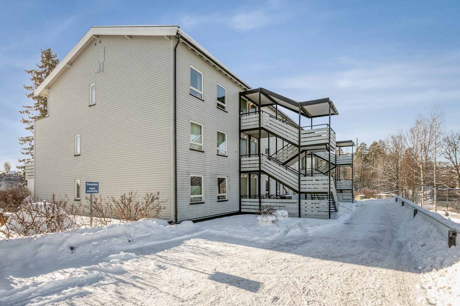 Leiligheten er en del av Juterudåsen Boligsameie - et veletablert og trivelig sameie som legger til rette for et godt bomiljø. Galleribilde