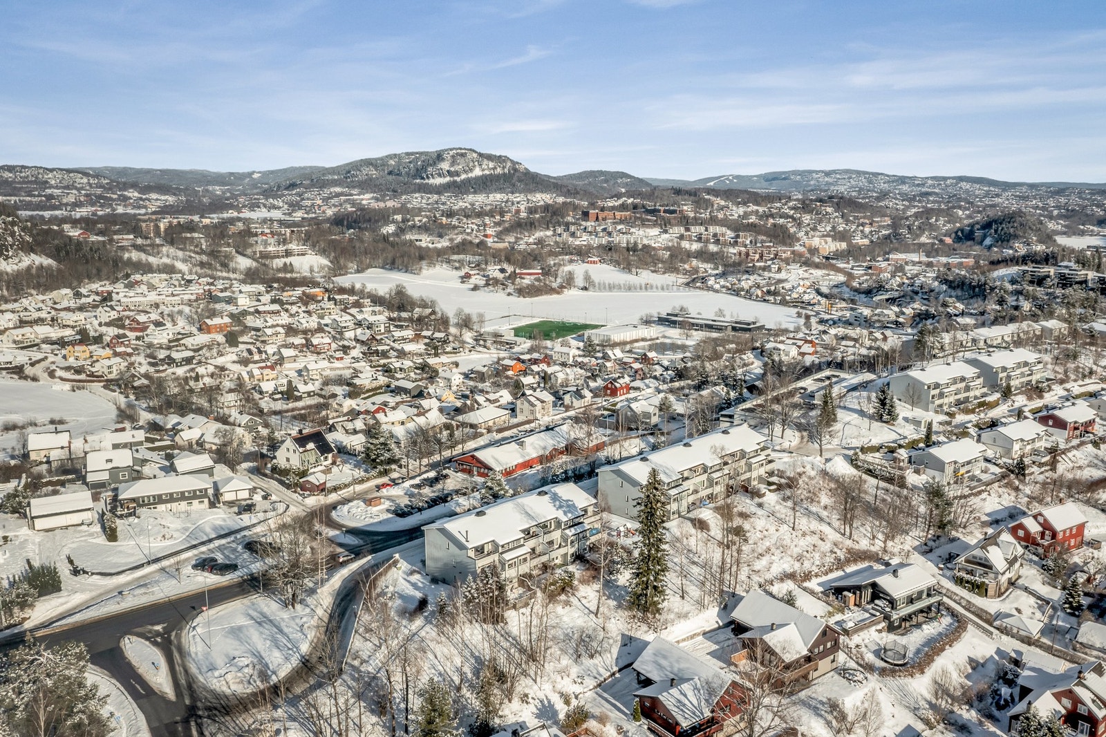 Nabolaget er trygt og trivelig, uten gjennomgangstrafikk og med et godt nabomiljø. Galleribilde