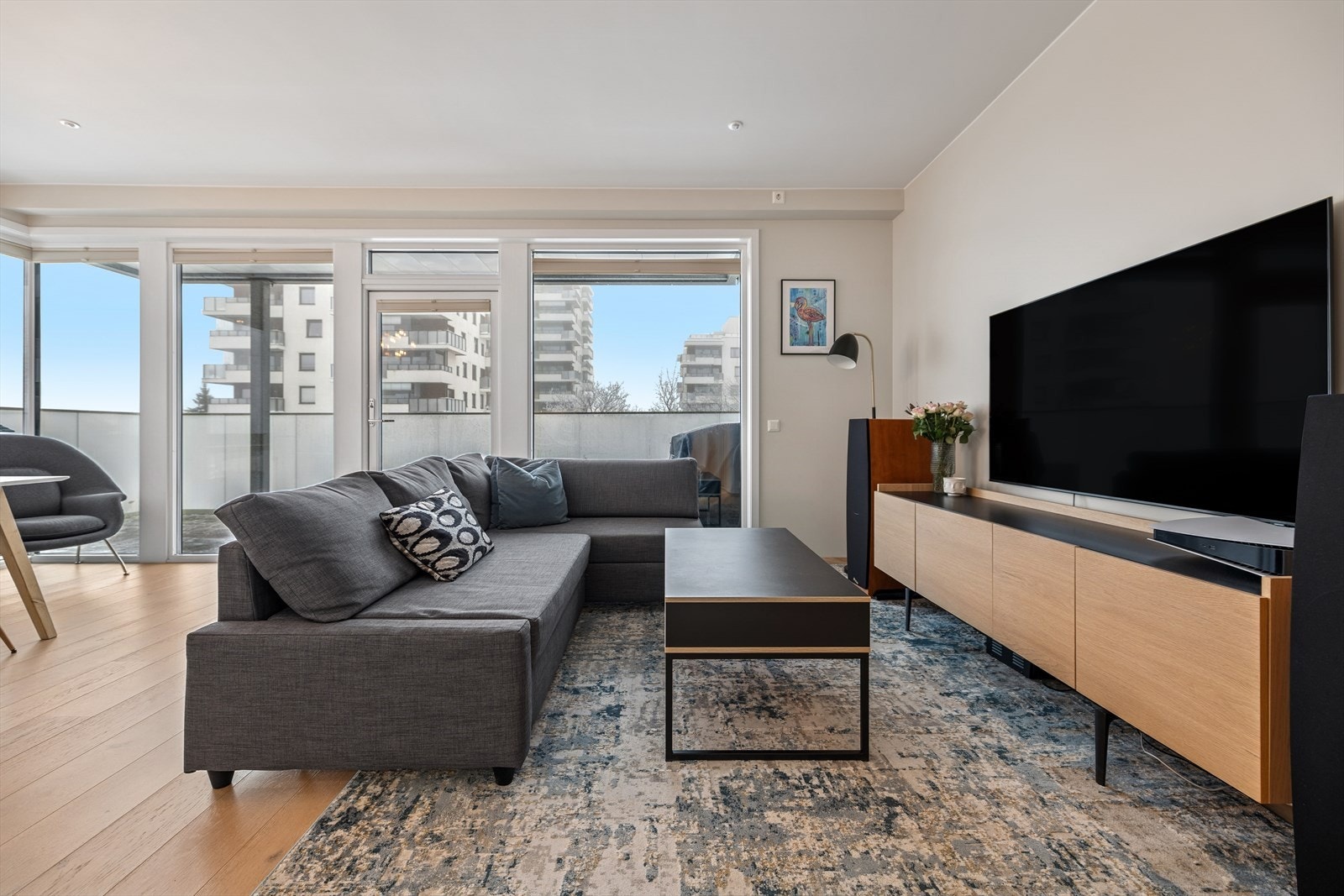 Herfra er det utgang en overbygd balkong. Galleribilde