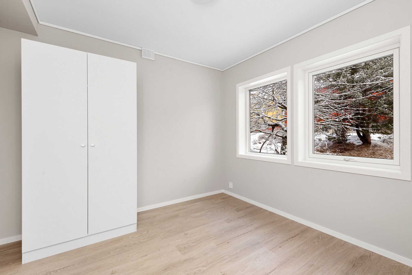 Soverom med direkte tilgang til bad. Galleribilde