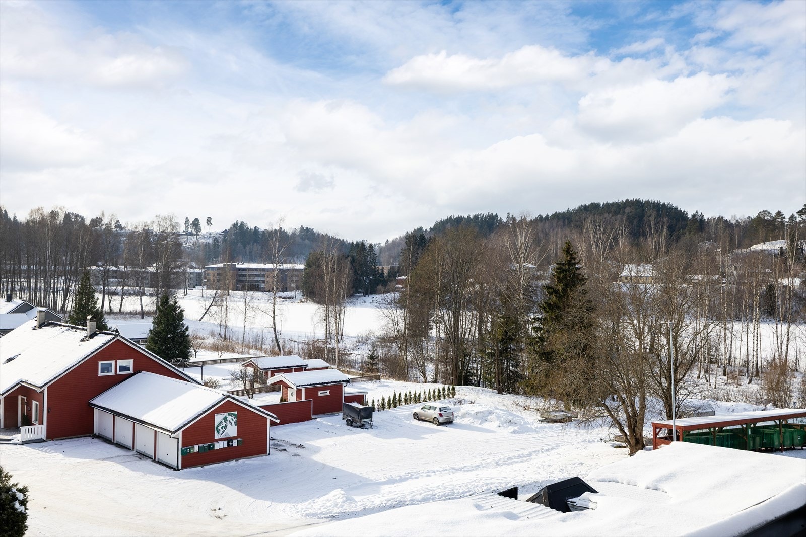 Syd-vestvendt terrasse med gode solforhold. Galleribilde
