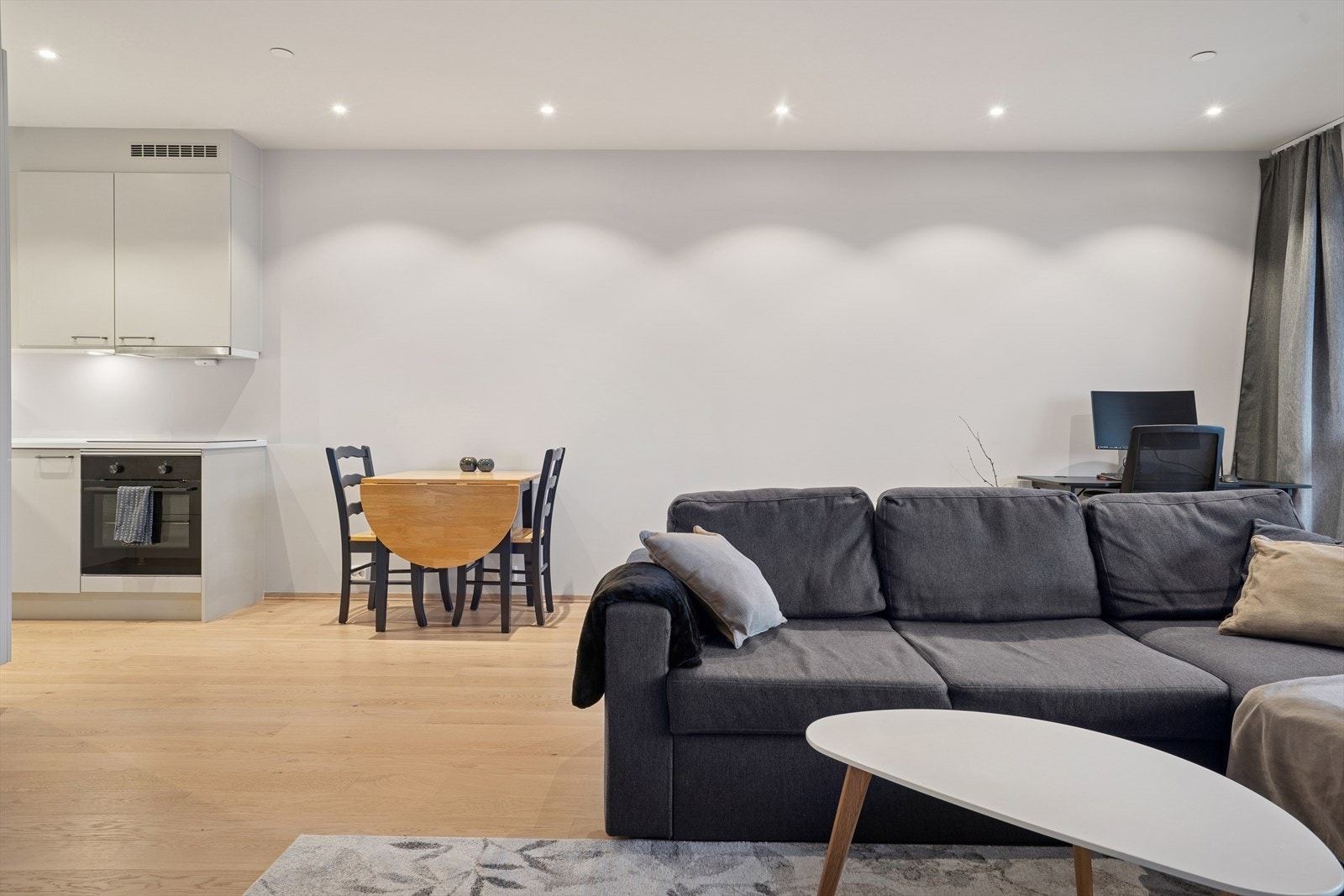 Kjøkken med innredning fra Nova modell "Tromsdalstinden". Galleribilde