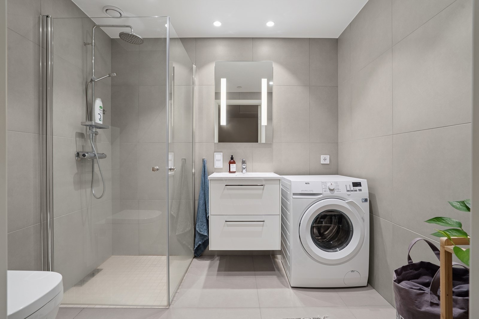 Flott flislagt bad. Galleribilde