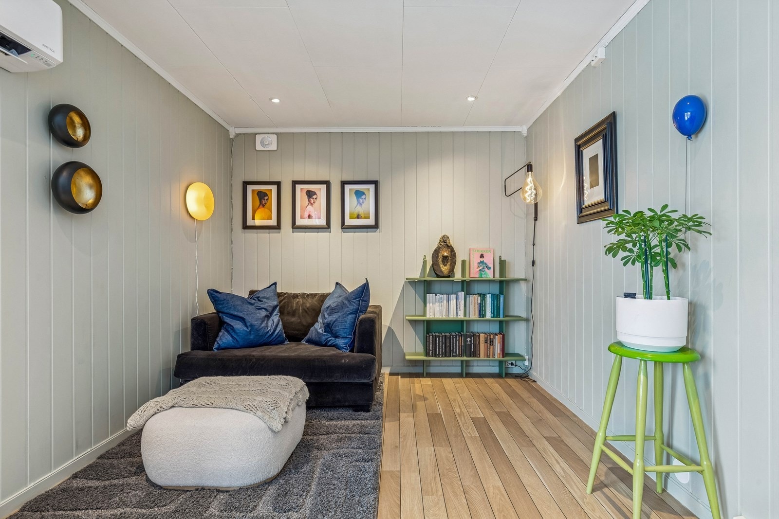 En egen sone i stuen gir fleksibilitet for en lesekrok eller TV-stue. Galleribilde