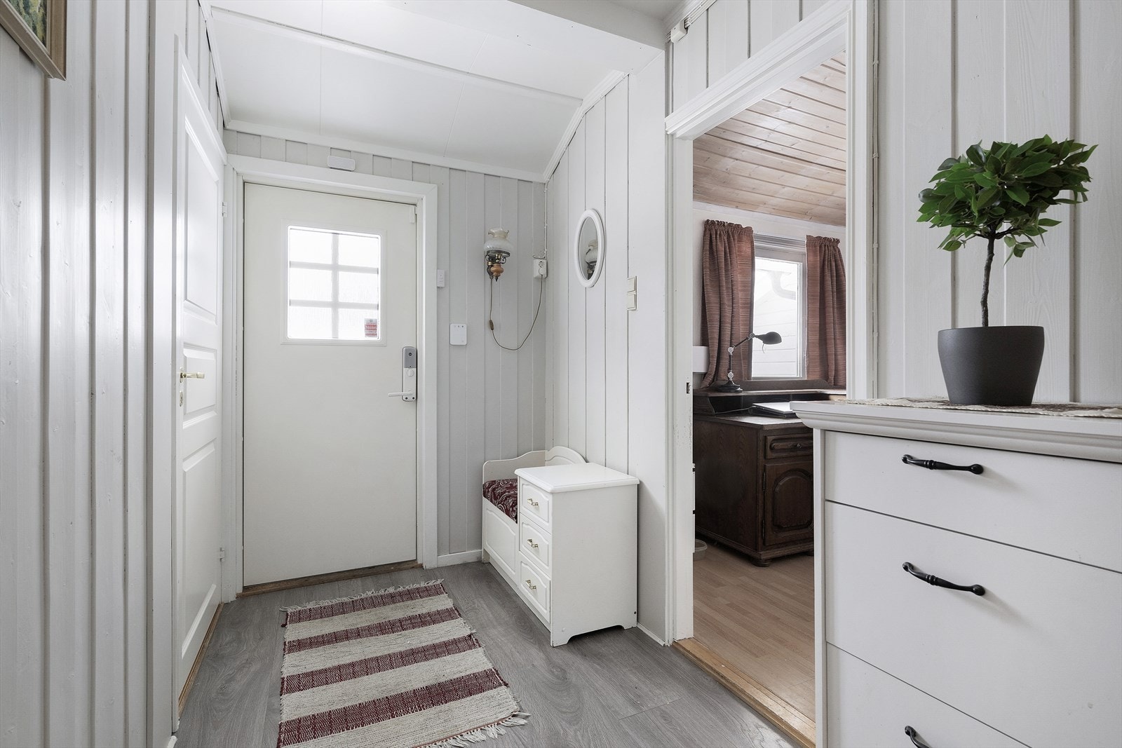 Lys entre/gang. Galleribilde