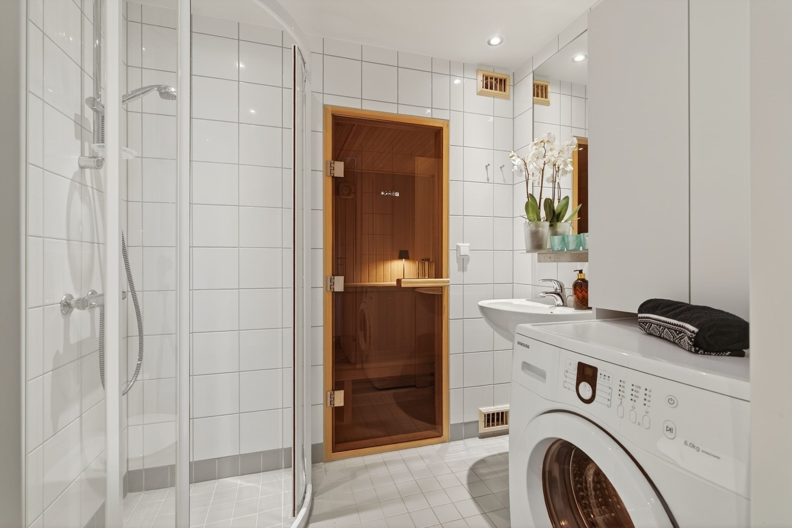 Pent, helfliset bad Galleribilde