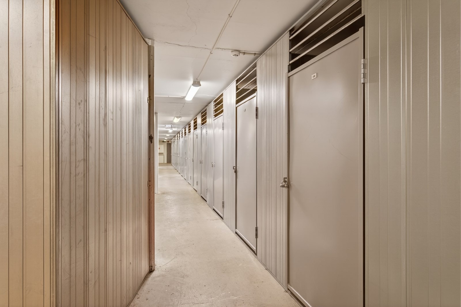 Tilhørende bod Galleribilde