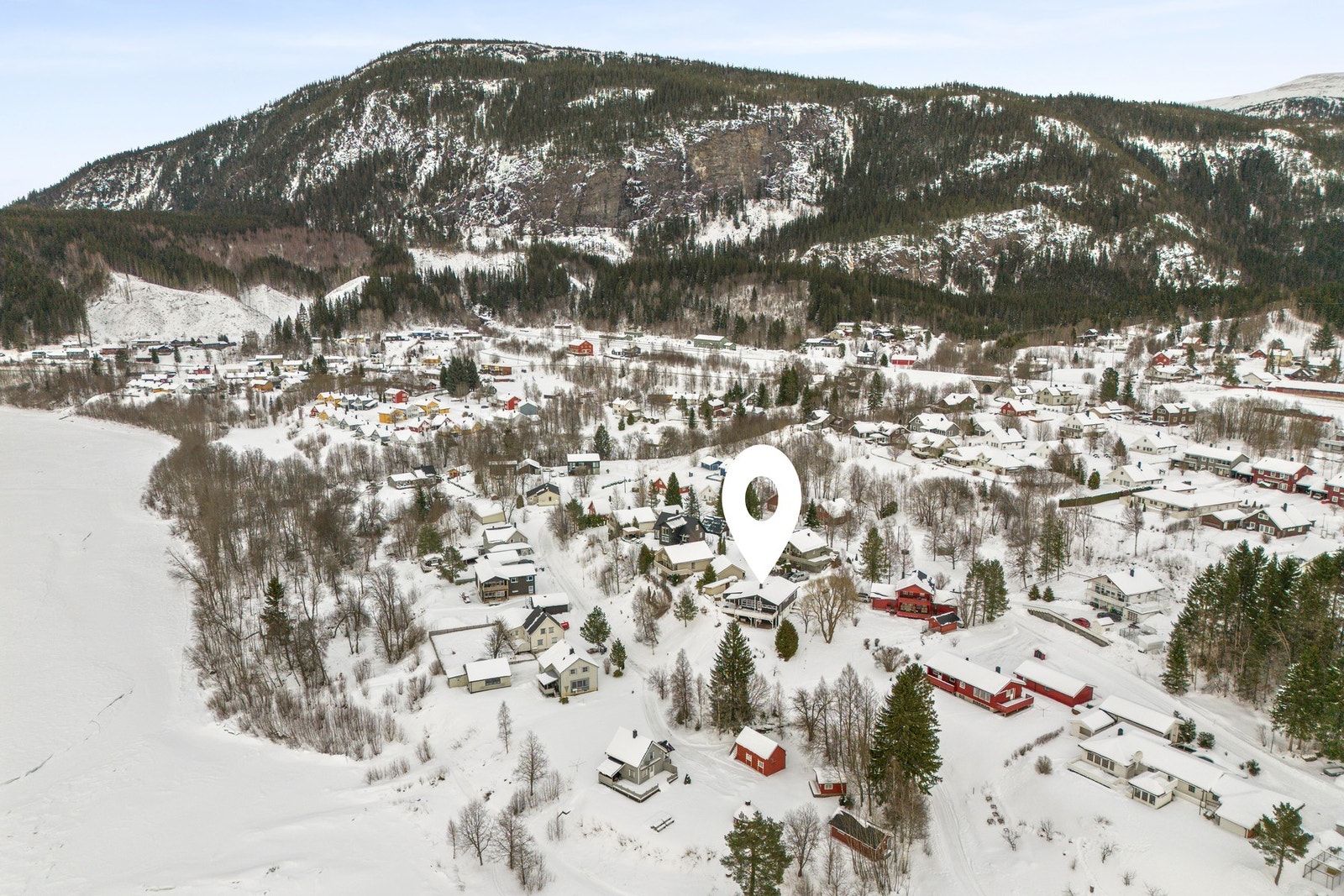 Området oppleves som trygt og trivelig med kort avstand til sentrum, friluftsområder og lokale fasiliteter. Galleribilde