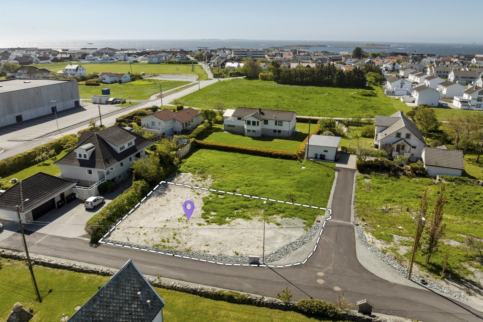 Velkommen til Austigard, en boligtomt midt i hjertet av Åkrehamn presentert av Daniel Gård i Eiendomsmegler A. Galleribilde