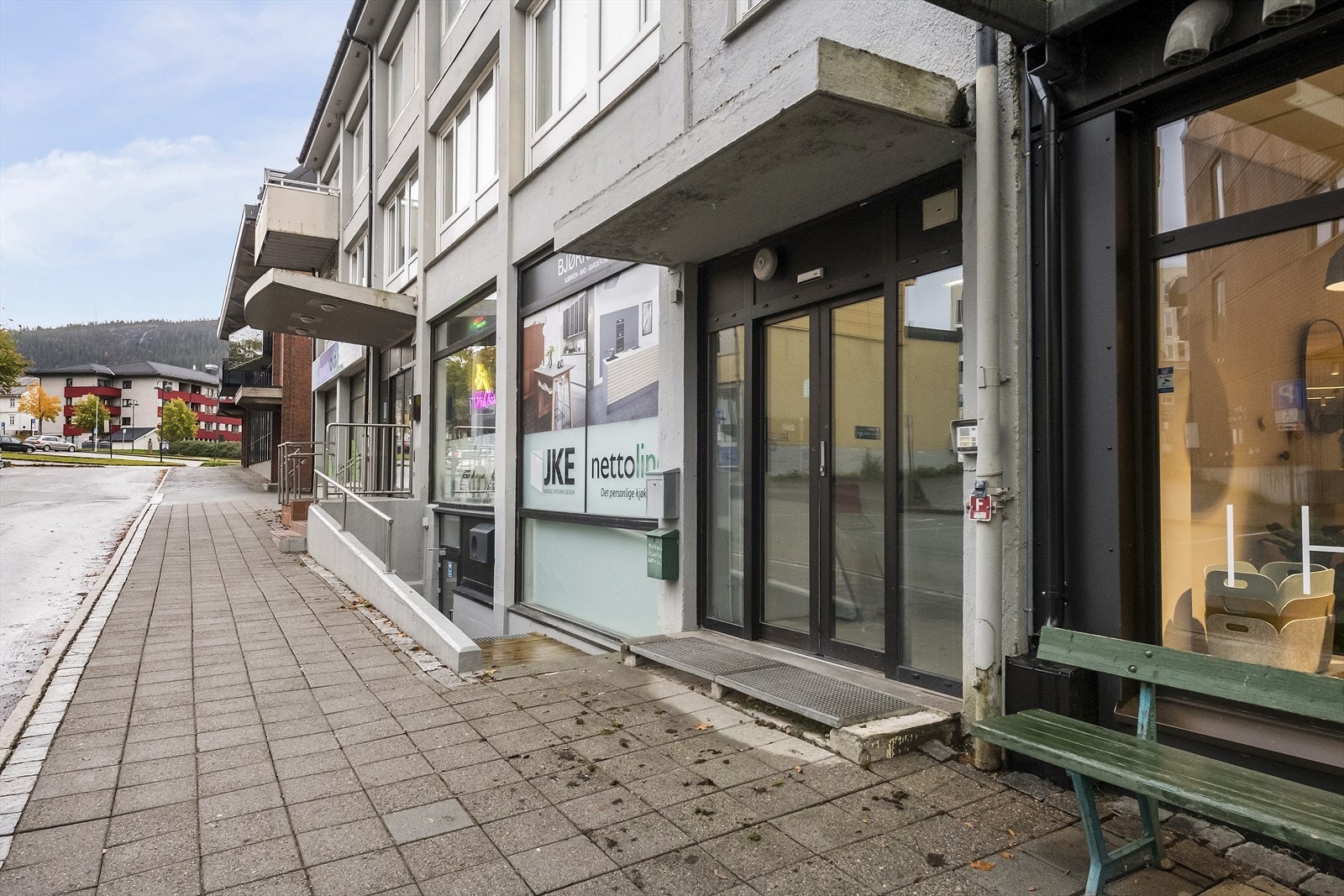 Fasade mot Nordahl Griegs gate, hovedinngangen til leiligheten er på motsatt side. Galleribilde