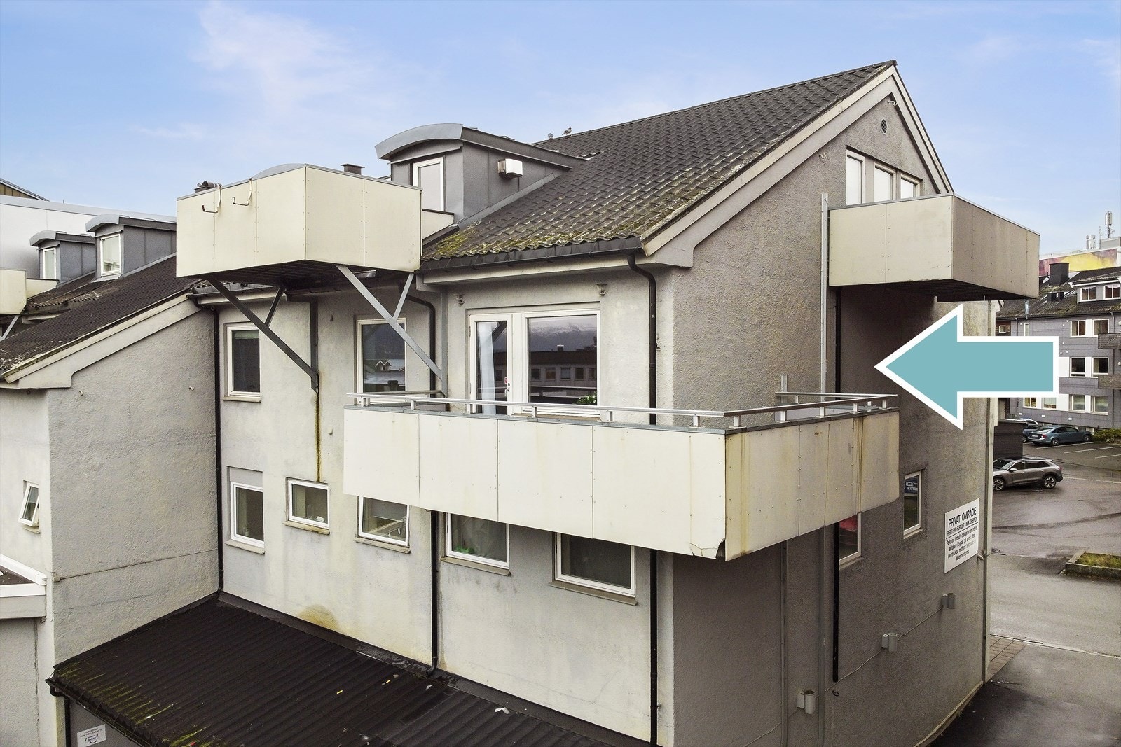 Påkostet og arealeffektiv leilighet som ligger i 3.etasje. Balkong som runder hjørnet. Galleribilde