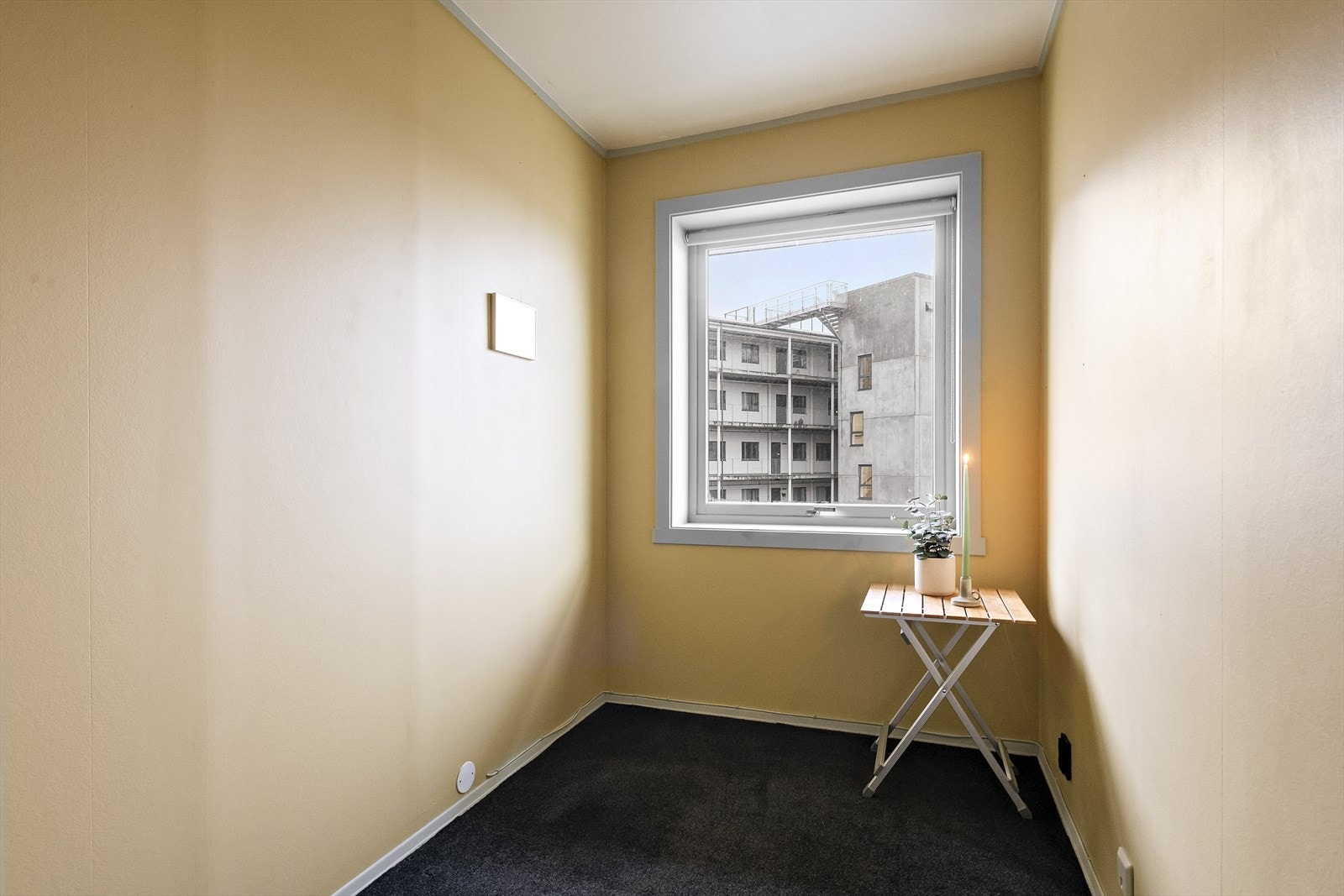 Kontor eller soverom 2 om du ønsker. Dette rommet er ikke stort men kan innredes arealeffektivt. Galleribilde