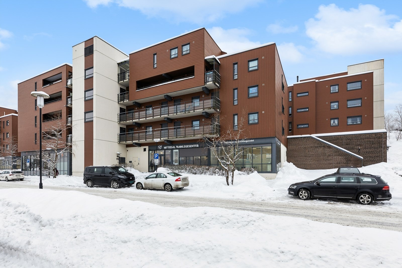 Leiligheten er en del av Mo Terrasse borettslag, som er tilknyttet Usbl, med forkjøpsrett for USBL medlemmer. Galleribilde