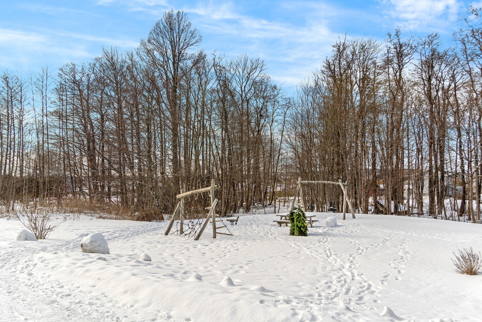 Lekeplass og fotballøkke i nærheten av leiligheten Galleribilde