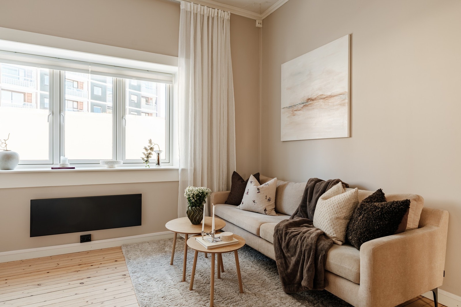 Det er nye vinduer og balkongdør i regi av borettslaget. Byttet i 2025 Galleribilde