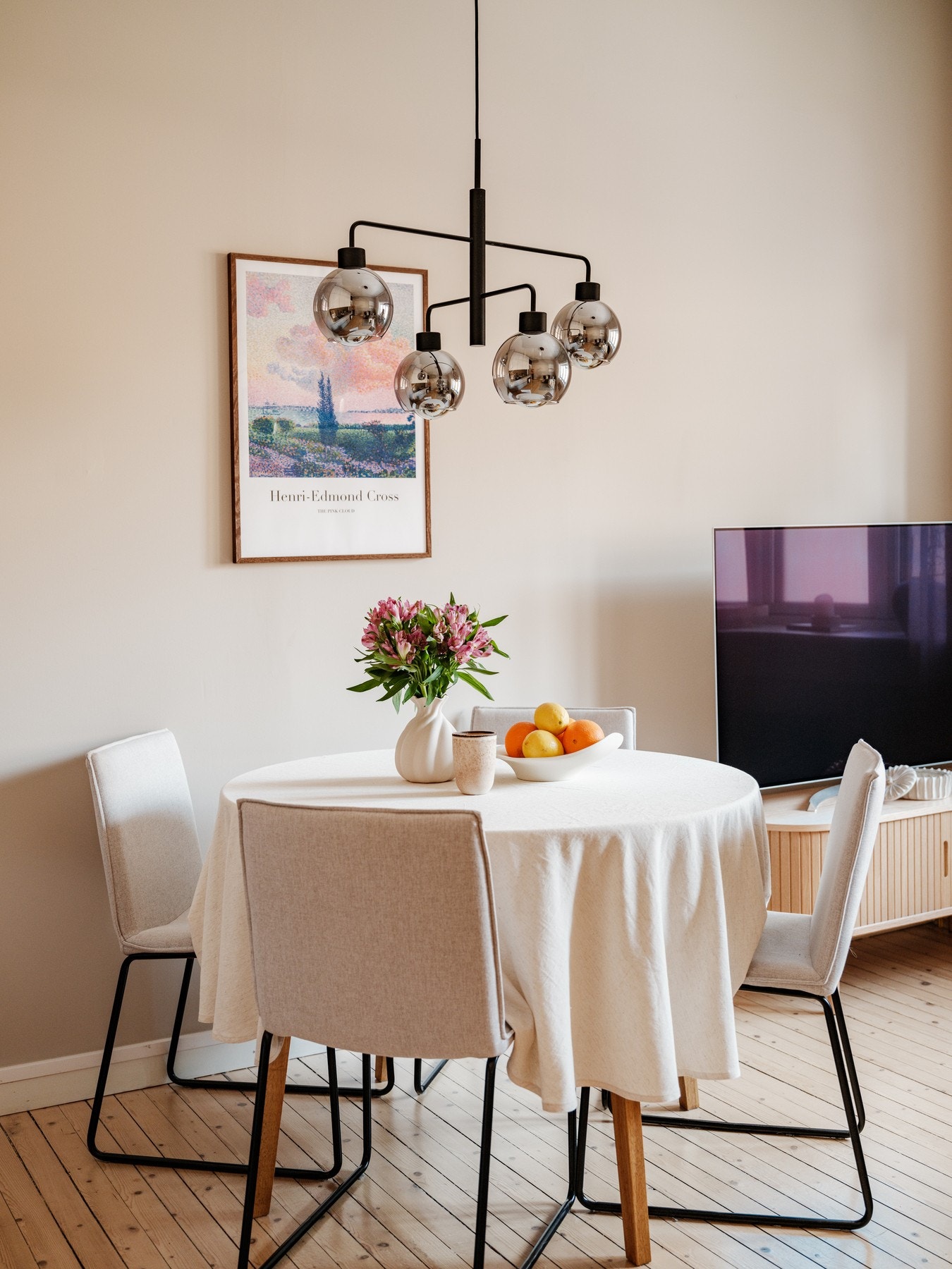 Heltregulv gulv i stue og kjøkken Galleribilde