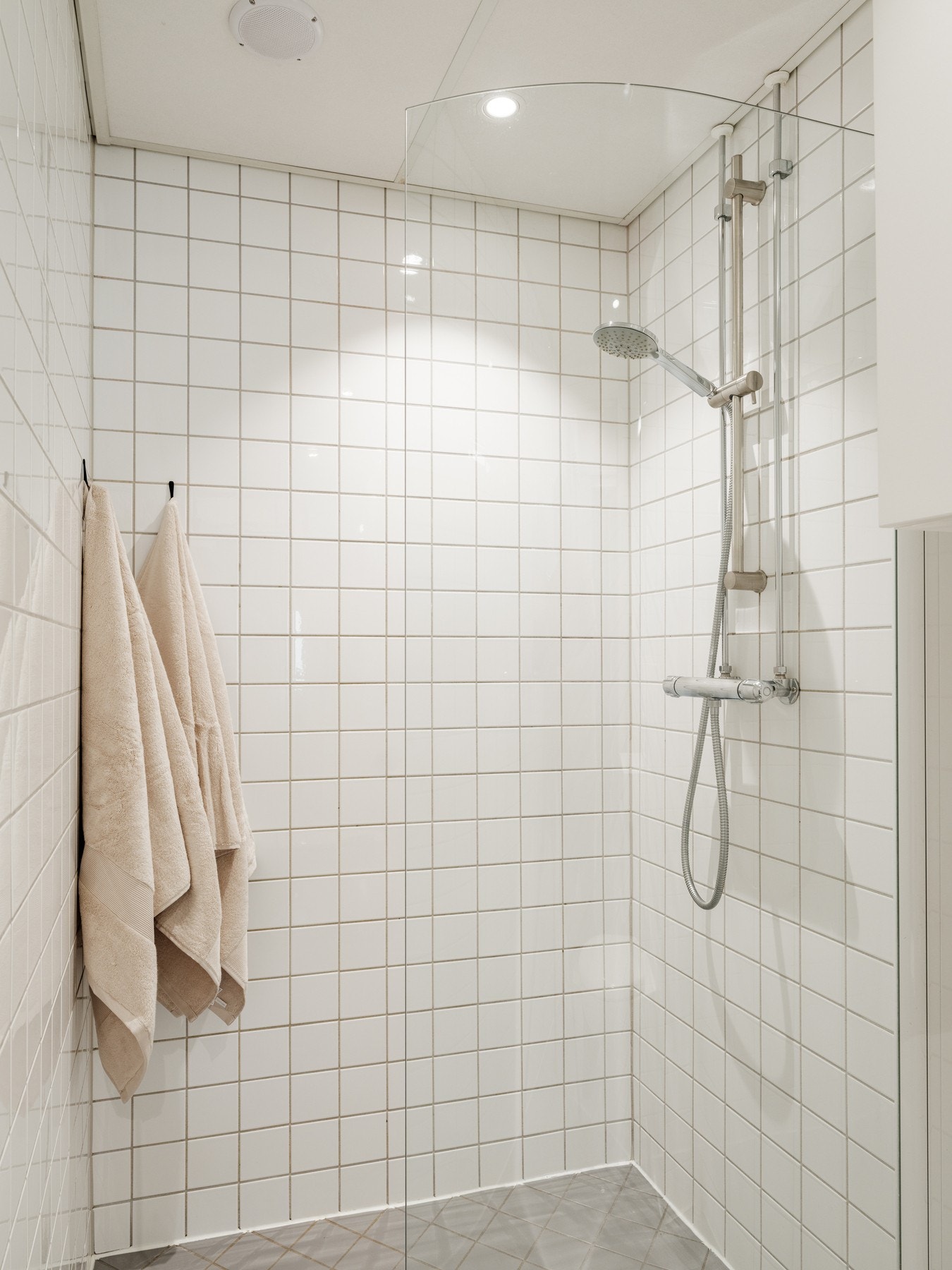 Det er opplegg for vaskemaskin på badet Galleribilde