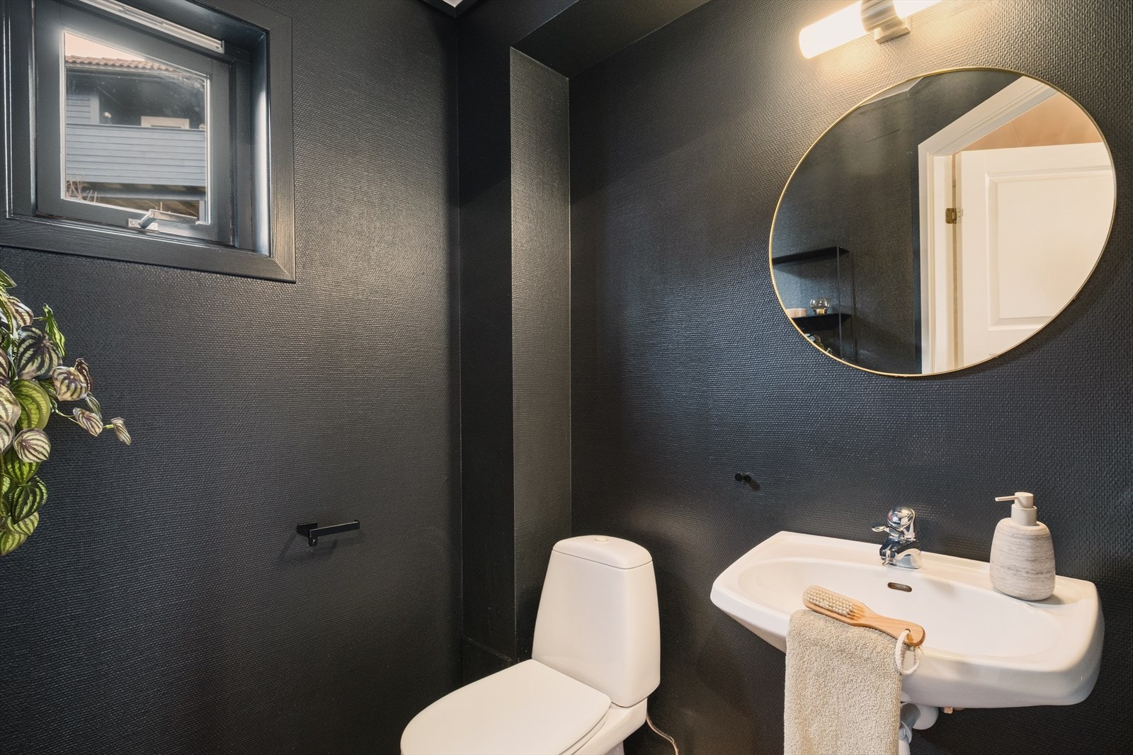 Gjestetoalett i 1 etasje Galleribilde