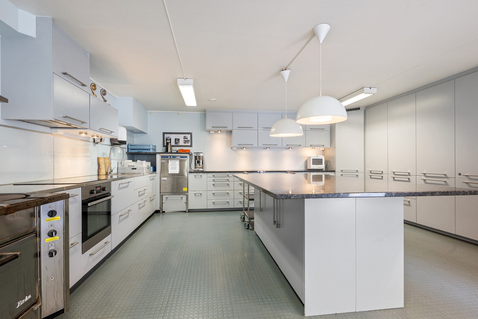 Fellesrom. Galleribilde