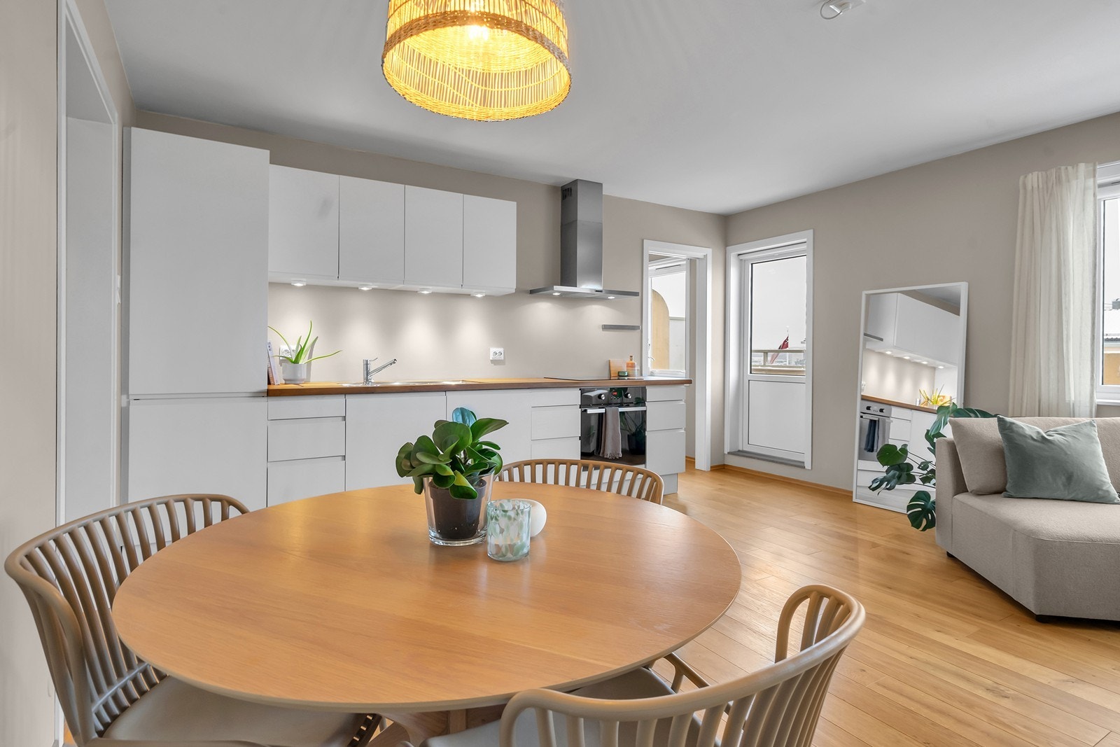 Utgang til vestvendt balkong Galleribilde