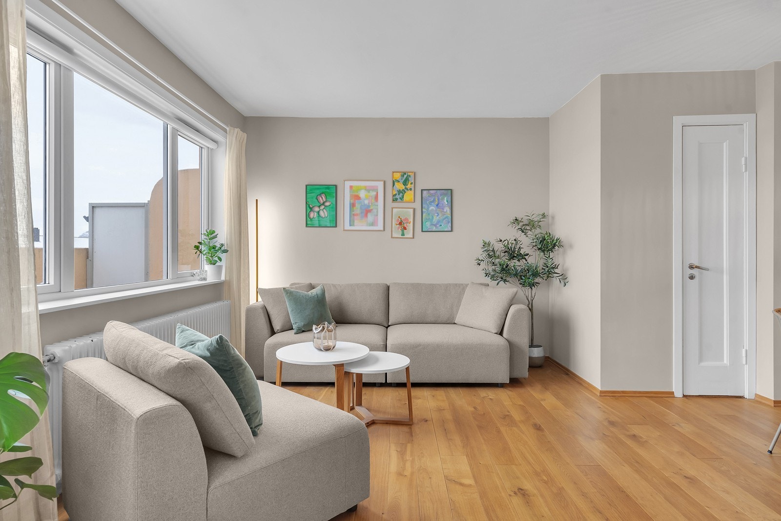 God plass til både sofagruppe og spisebord Galleribilde