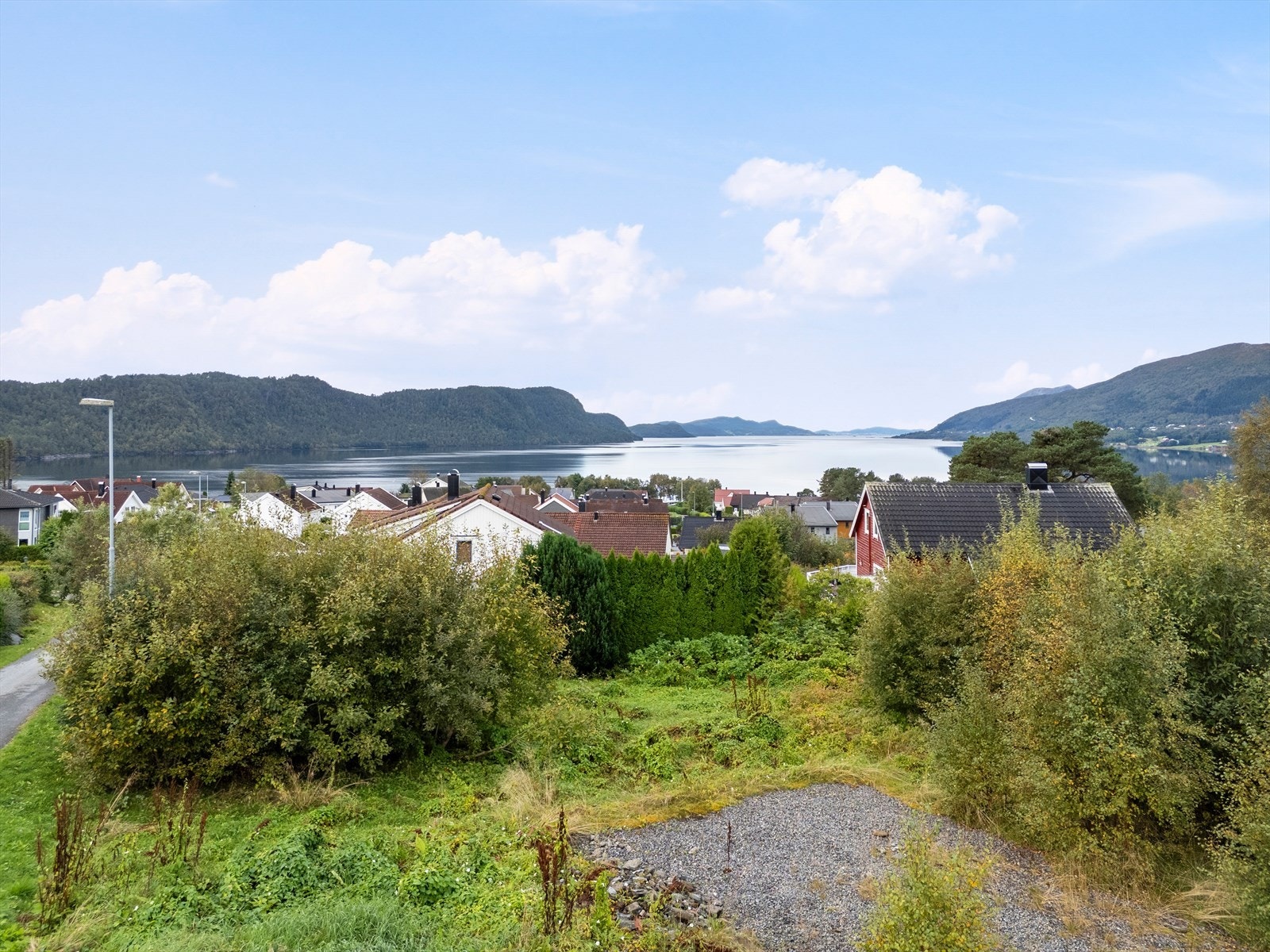 Tomten er på ca. 901,5 m². Galleribilde