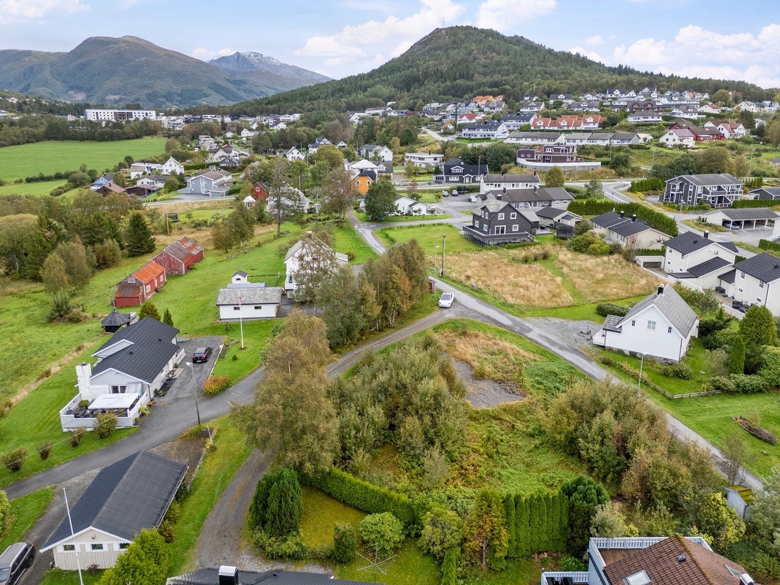 Det avholdes ikke visning på tomten, bud må derfor ha gyldighet på minimum 30 minutter. Galleribilde