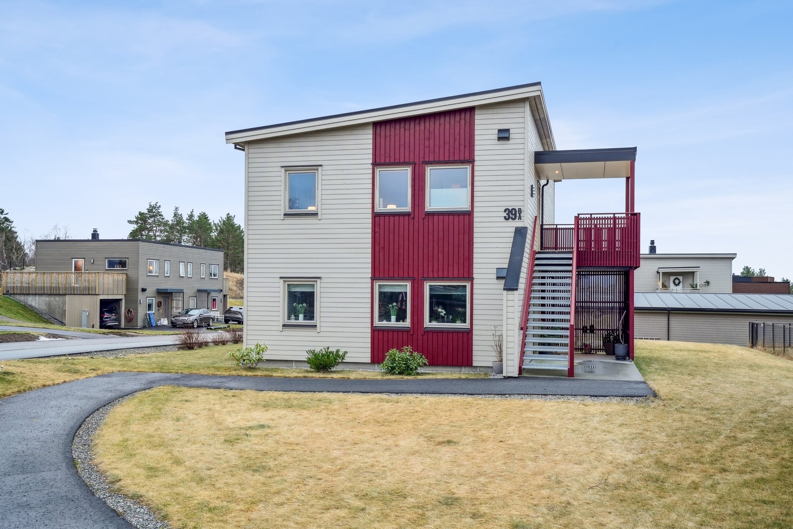 Her vil du bo i et veldrevet og populært sameie med pent opparbeidet fellesareal. Galleribilde