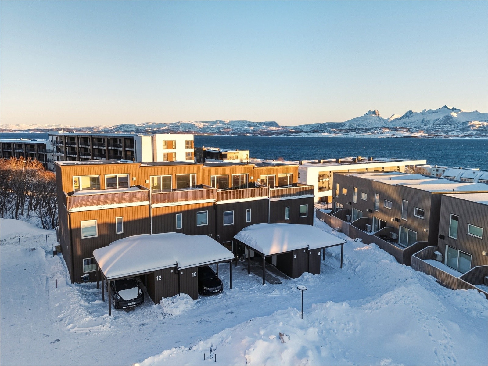 Kort vei til skoler, barnehager, butikker, populære Kyststien, busser m.m. Galleribilde