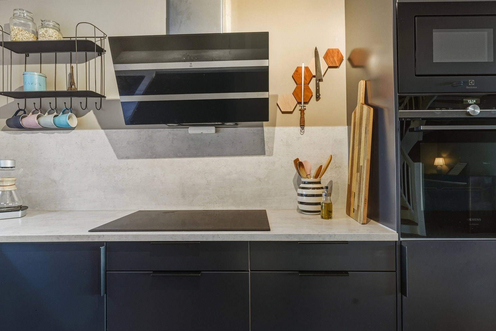 Det er etablert Waterguard og komfyrvakt. Mekanisk avtrekk fra ventilator. Galleribilde