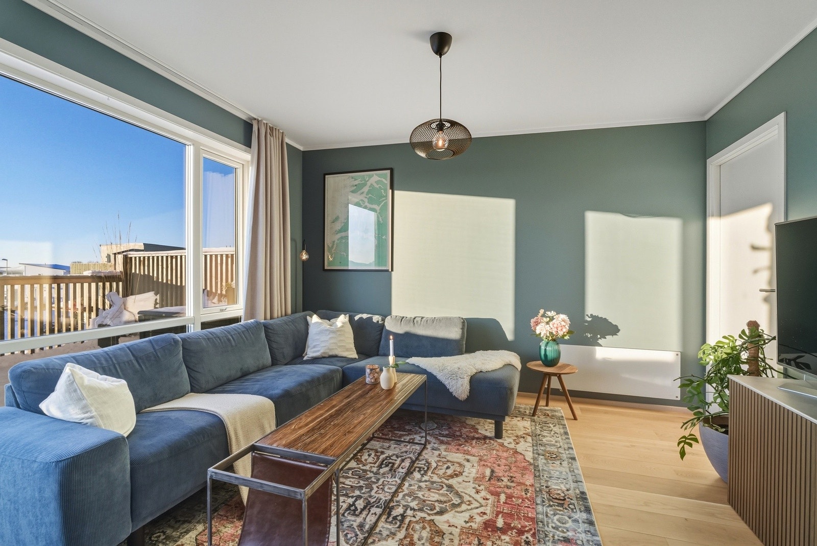 Loftstue. Galleribilde