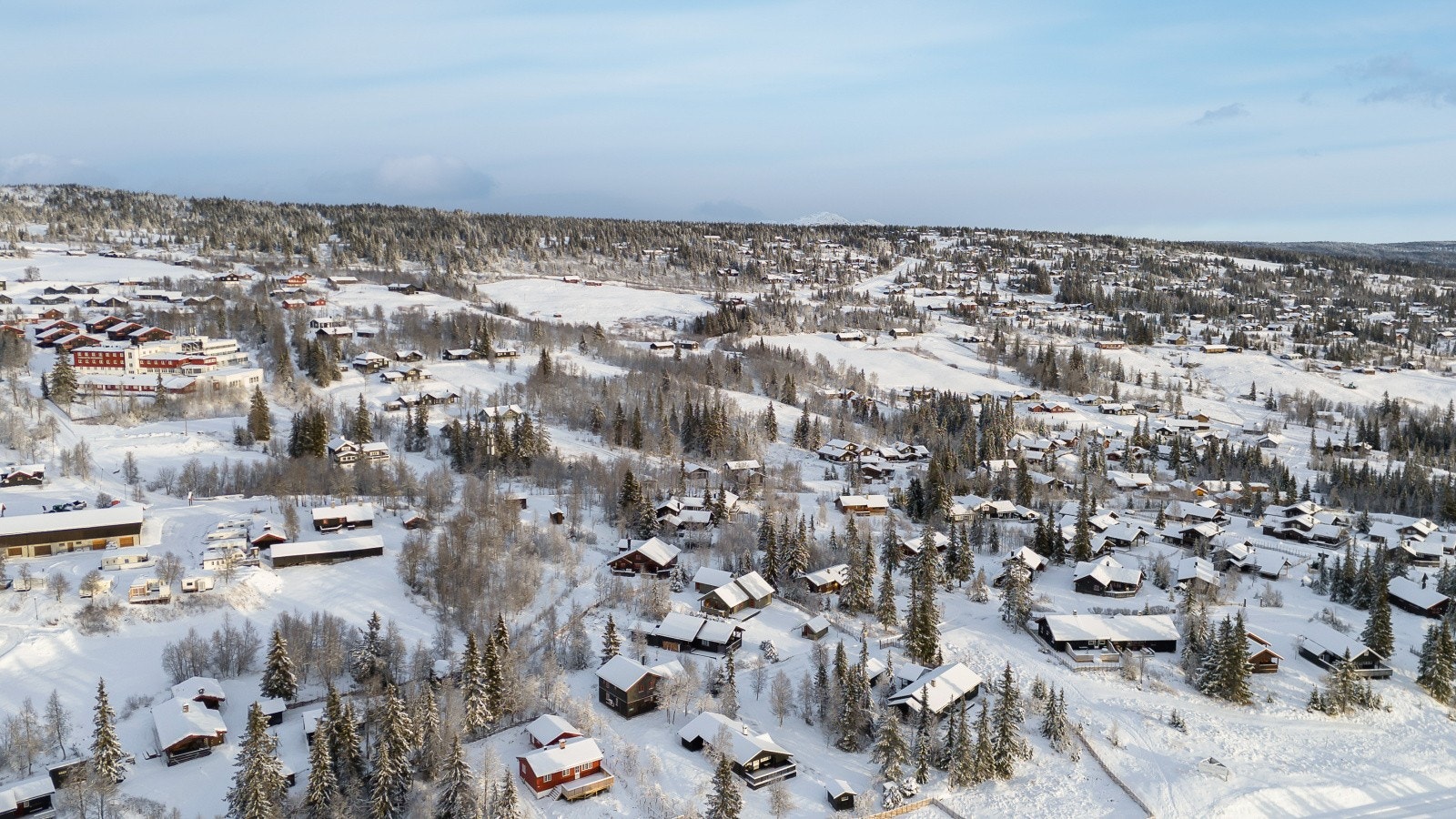 Vinterstid kan du legge ut på langtur i nypreparerte langrennsløyper eller ta en dag i bakken på Skeikampen Alpinsenter. Galleribilde