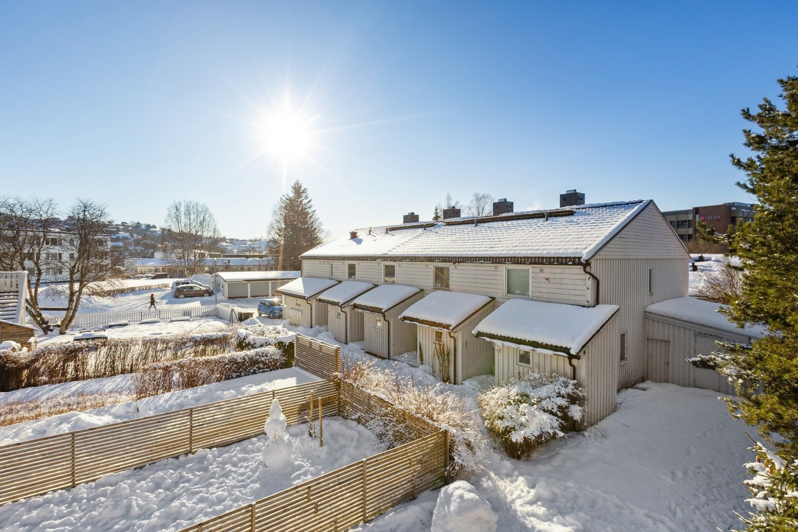 Velkommen til Karl Jonssons veg 2 C - Et innholdsrikt og oppgradert rekkehus i barnevennlige omgivelser! Galleribilde