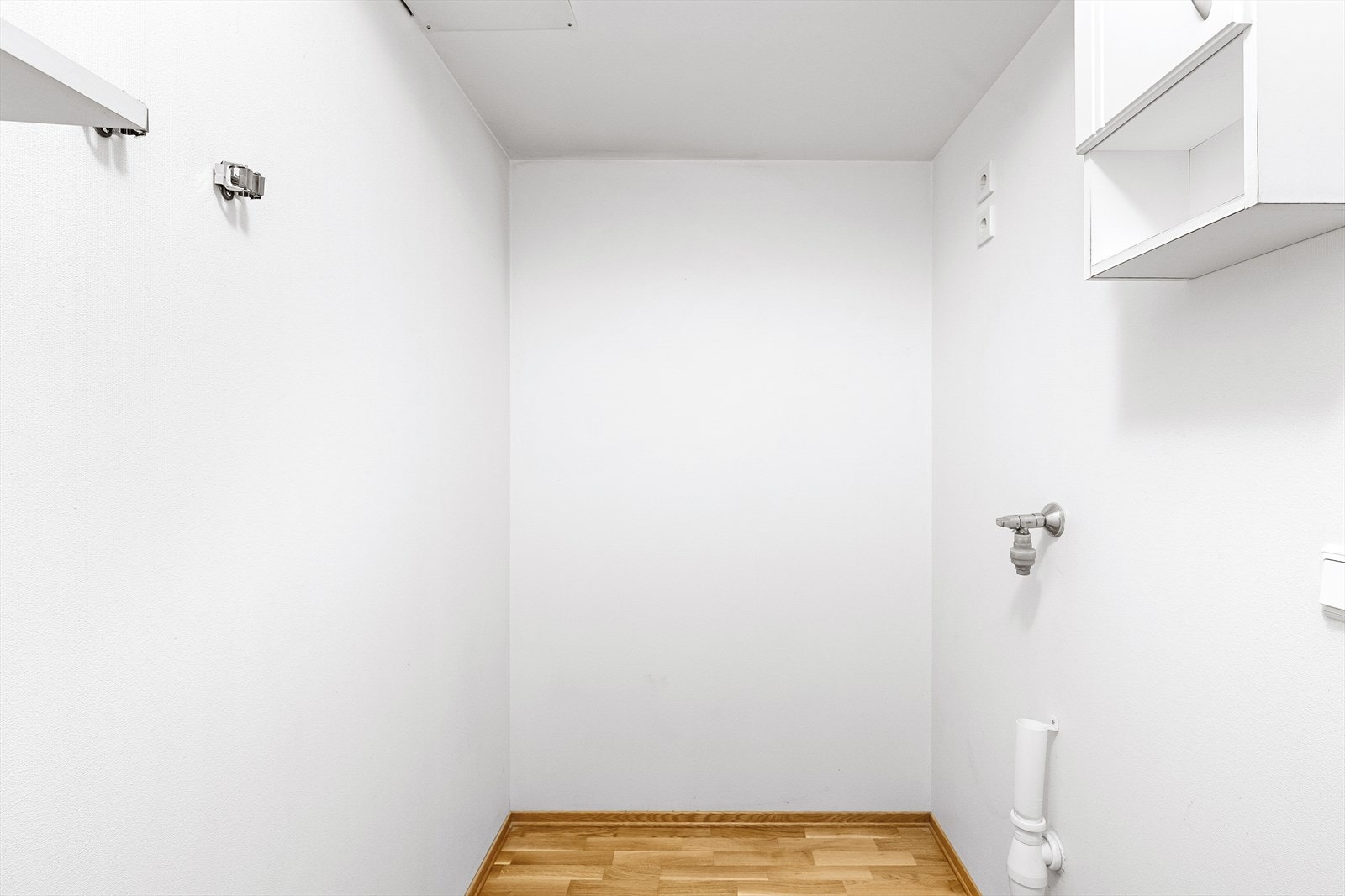 Vaskerommet (mangler sluk i gulvet ) Galleribilde