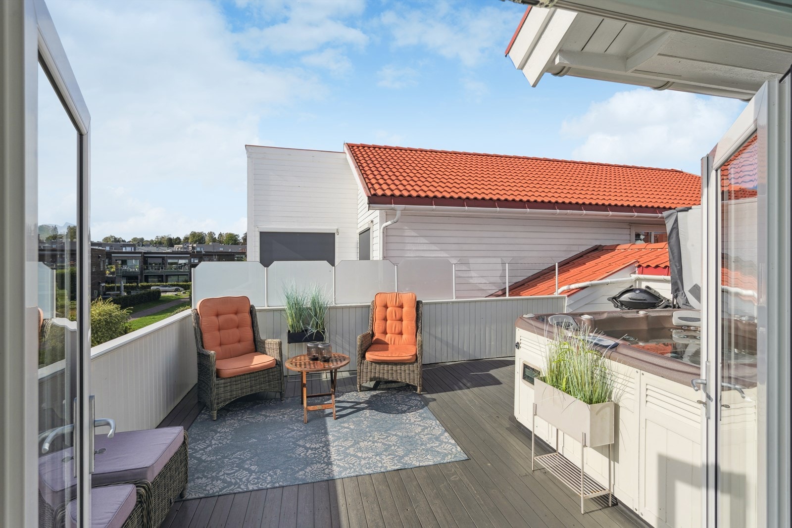 Verandaen er godt skjermet for innsyn. Galleribilde