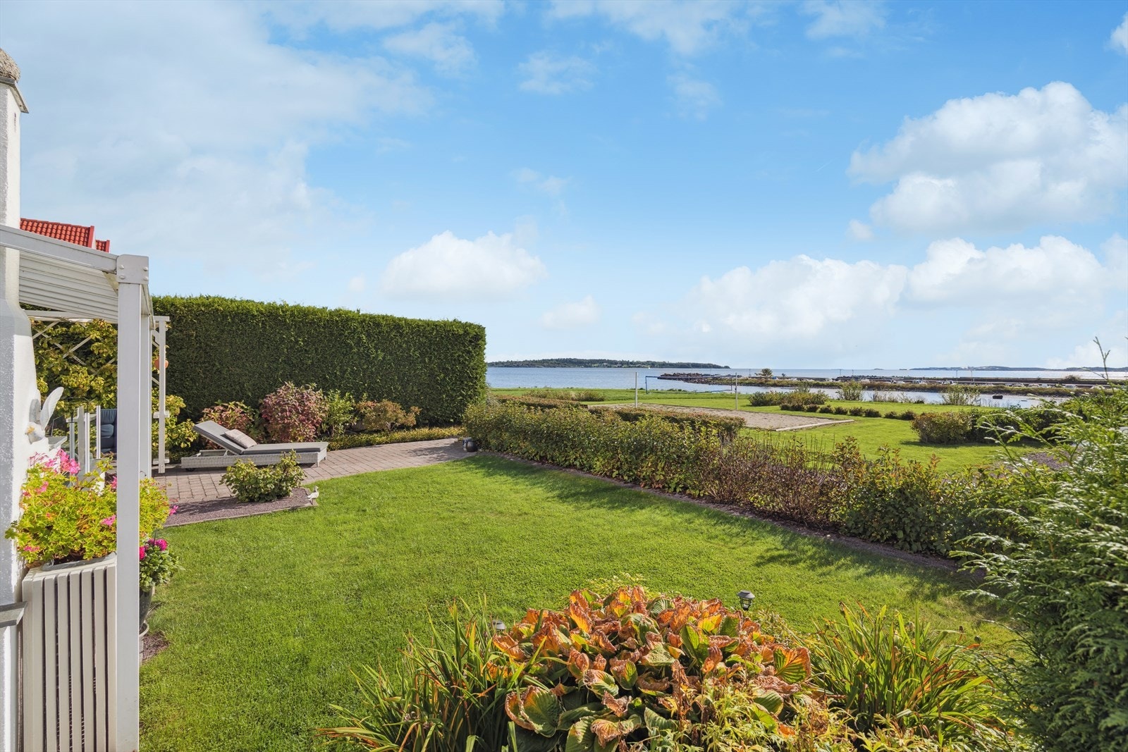 Hagen er godt skjermet mot naboene. Galleribilde