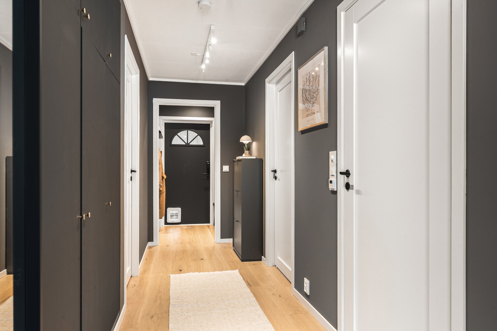 Leiligheten har også et råloft med ca. 16 kvm gulvareal for ekstra oppbevaring. Galleribilde