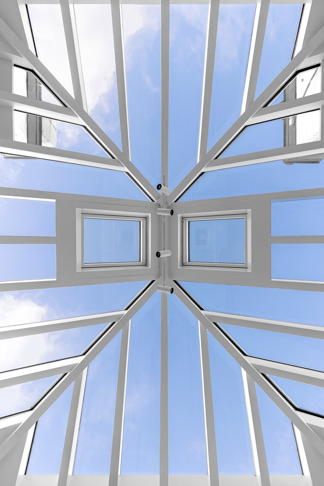 Lysvennlig, separat og romslig tårnrom/atelier på ca. 17 kvm med spektakulært glasstak Galleribilde